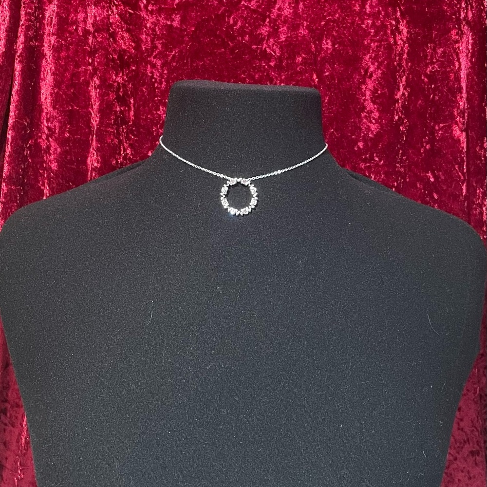 NIB Source Unknown Mom Forever Crystal Heart Circle Pendant 16”-18” Chain
